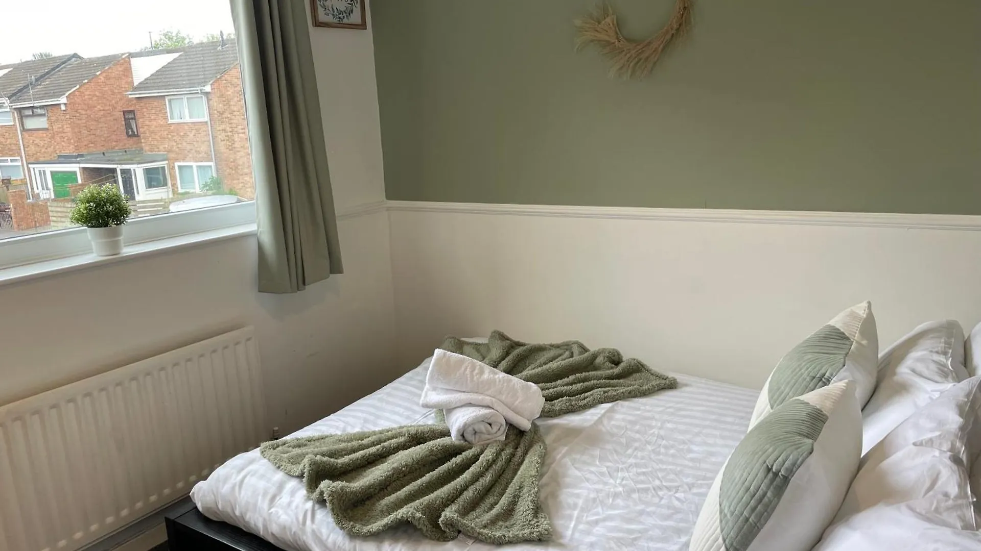 Redcroft Green 3 Bdrm Sleeps 5 Quiet Residental Area Newcastle upon Tyne