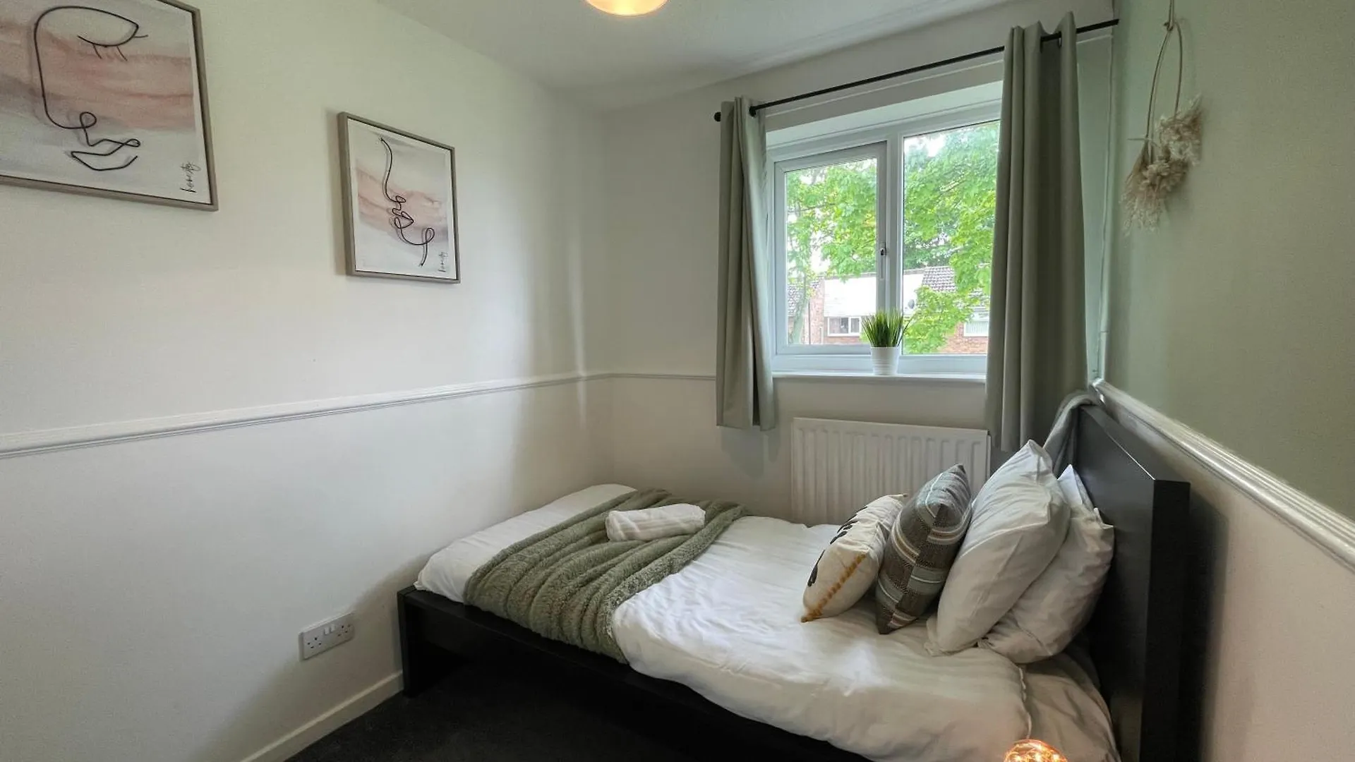 Redcroft Green 3 Bdrm Sleeps 5 Quiet Residental Area Newcastle upon Tyne Holiday home