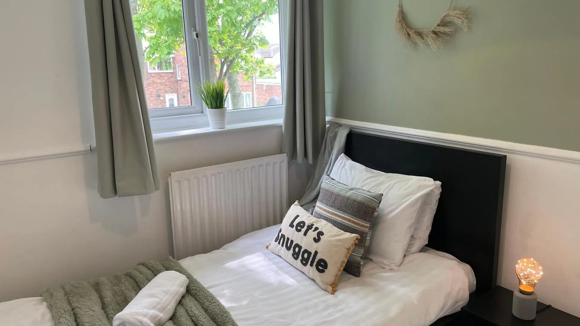 Redcroft Green 3 Bdrm Sleeps 5 Quiet Residental Area Newcastle upon Tyne
